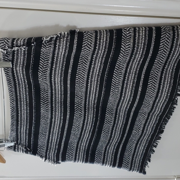 Loft Black/White Tweed with Fringe Skirt, sz 8 - Picture 2 of 8